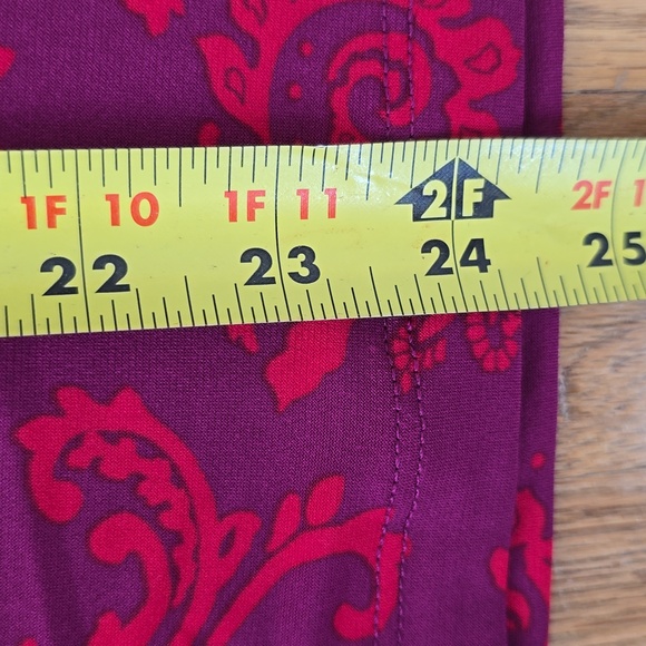 LIZ CLAIBORNE WOMEN'S PETITE LONG SLEEVES MAGENTA FANCY EMBELLISHED BLOUSE PXL - Picture 15 of 16